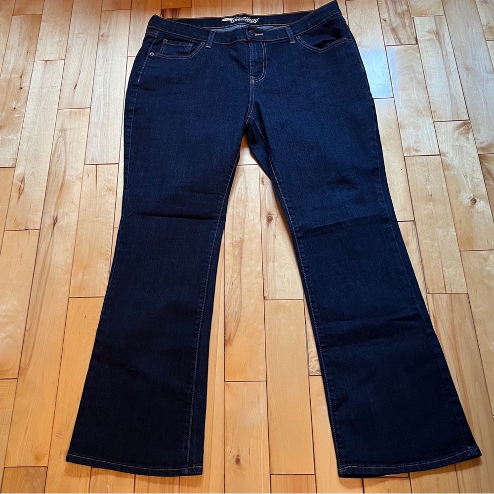NWOT-Old Navy Women’s Dark Blue Flared Jeans-Size 14 Short - Picture 6 of 10